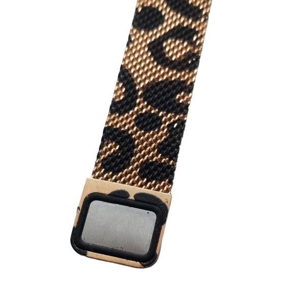 BETSEY JOHNSON ROSE GOLD  LEOPARD PRINT MESH MAGNETIC BAND LADIES WATCH - Picture 9 of 9